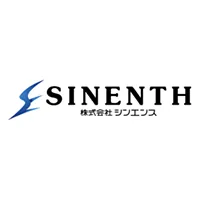 图片展示的是新恩斯股份有限公司的标志。标志主体为蓝色的“S”形图案,下方是“SINENTH”字样,再下方是日文“株式会社 ジンエンス”。该图片位于介绍轮椅选购相关内容的文档中,位于“我们还列出了在为老年人选择辅助轮椅时需要检查的检查点”这一段落之后,可能是作为新恩斯股份有限公司的标识出现,该公司专门从事电动轮椅、电动手推车租赁和销售。
